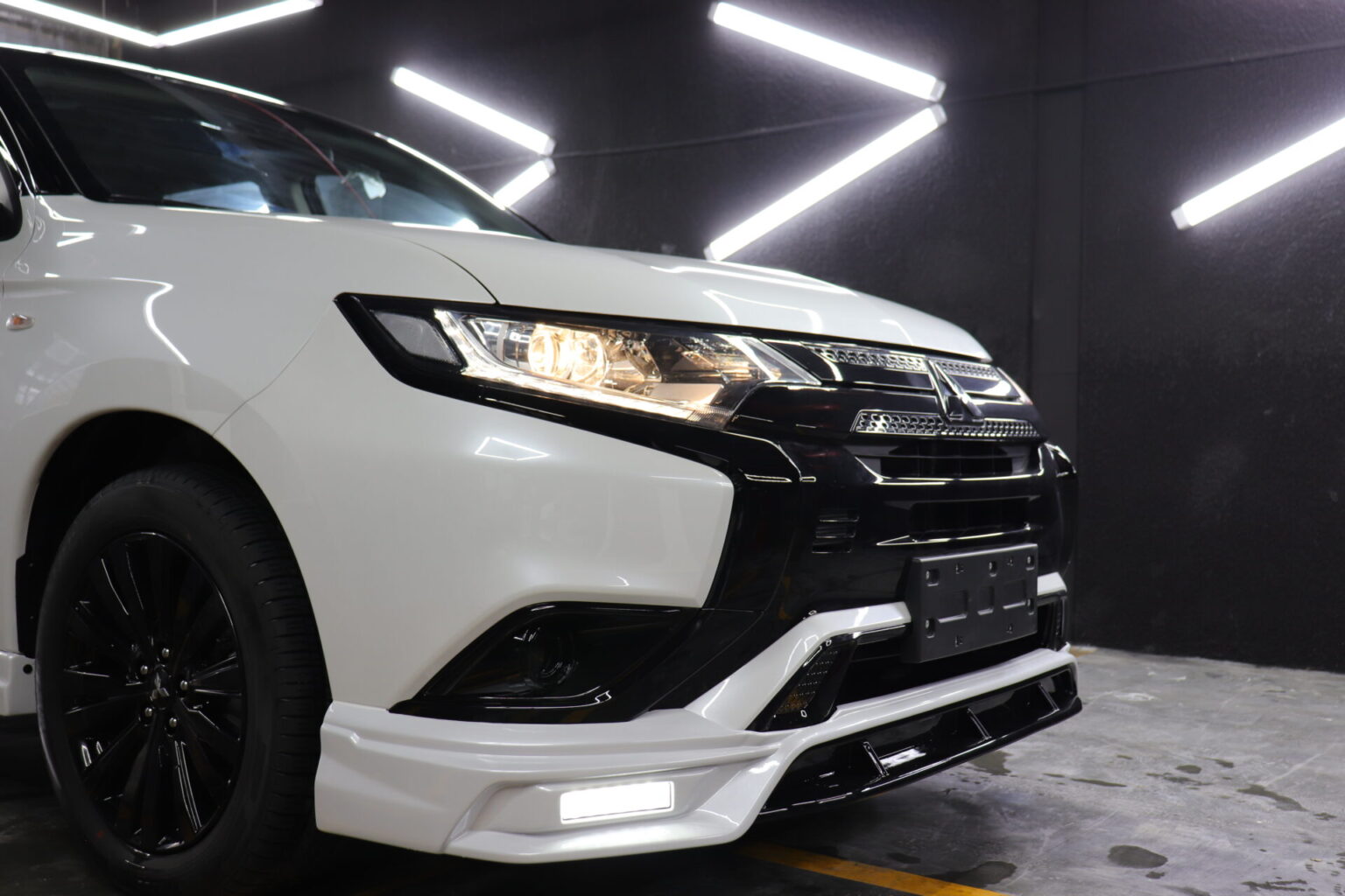 2022 Mitsubishi Outlander Exclusive Bodykit Beyond Autos