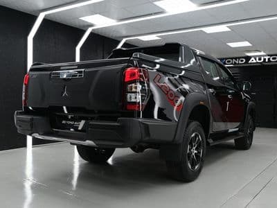 Beyond Auto Accessories _ Mitsubishi L200 V1 Adventure _ Black (22)
