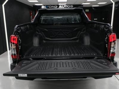 Beyond Auto Accessories _ Mitsubishi L200 V1 Adventure _ Black (25)