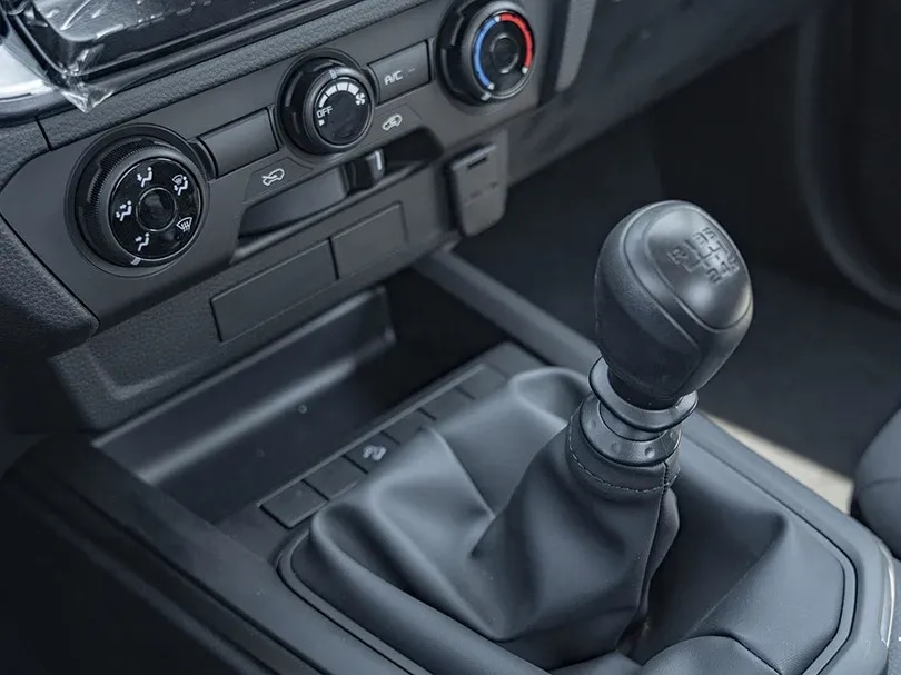 2025 Isuzu D-MAX SC 1.9L L4 Turbo Diesel - Beyond Autos - www.beyondautos.com