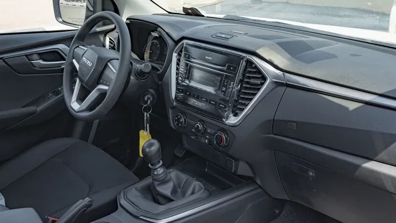 2025 Isuzu D-MAX SC 1.9L L4 Turbo Diesel - Beyond Autos - www.beyondautos.com