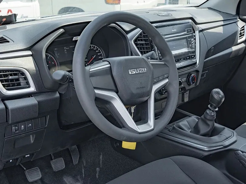 2025 Isuzu D-MAX SC 1.9L L4 Turbo Diesel - Beyond Autos - www.beyondautos.com