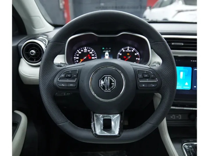 2025 MG ZS 1.5L White Inside White & Black - Beyond Autos - www.beyondautos.com