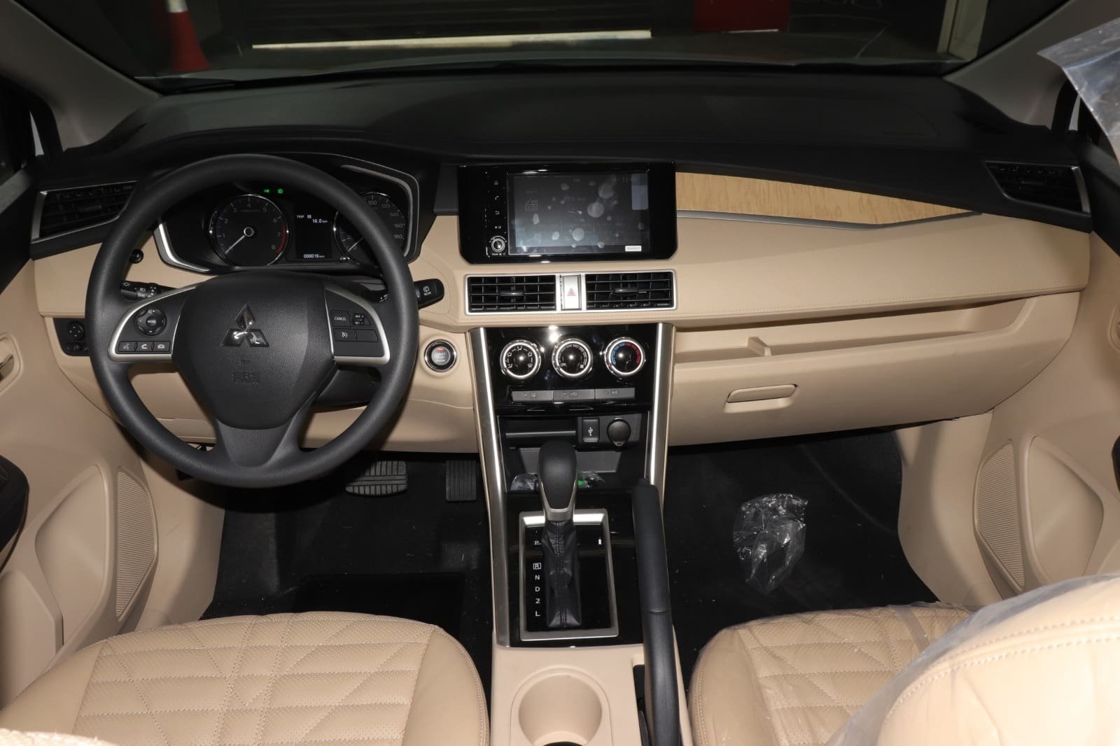 Mitsubishi Xpander V2