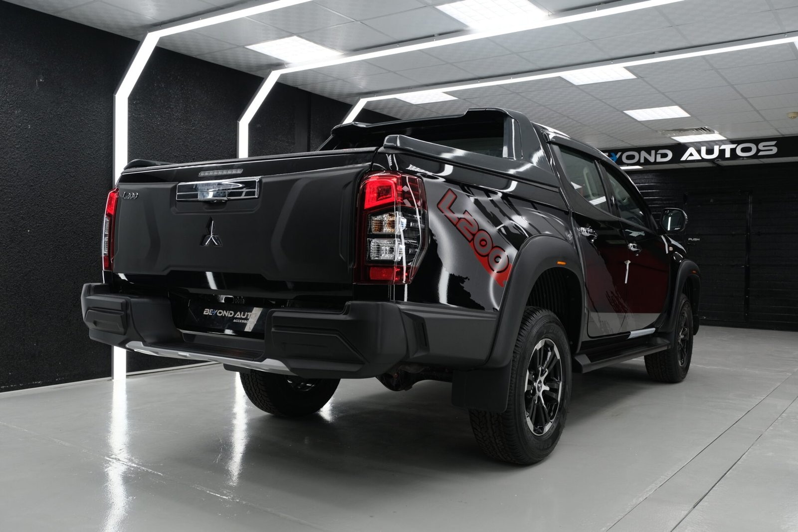 Beyond Auto Accessories _ Mitsubishi L200 V1 Adventure _ Black (22)