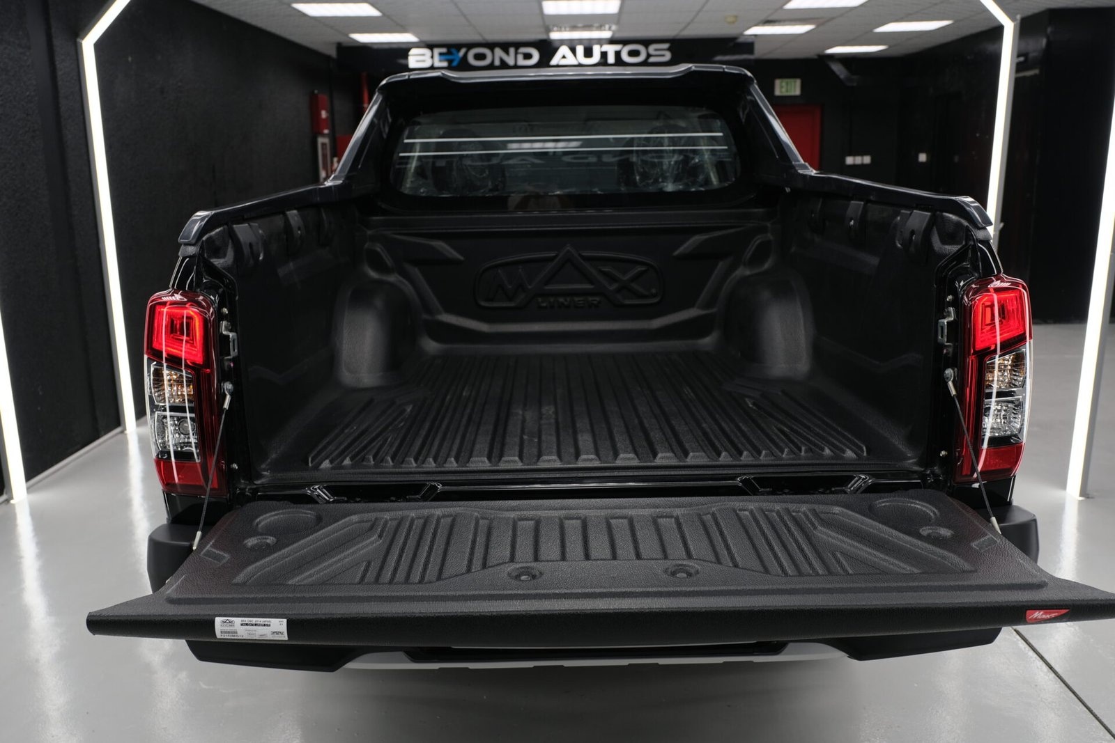 Beyond Auto Accessories _ Mitsubishi L200 V1 Adventure _ Black (25)