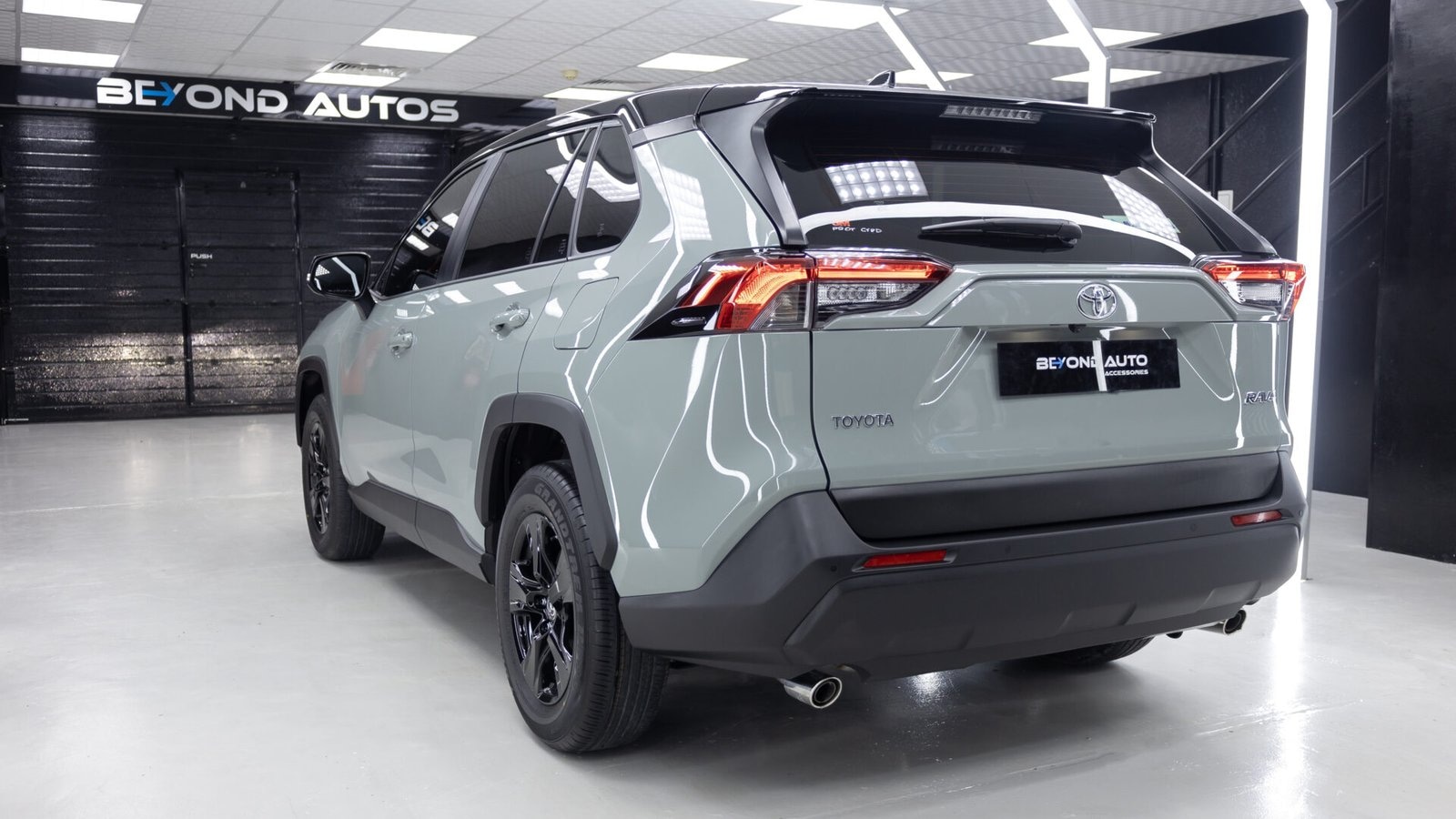 Beyond Auto Accessories _ RAV 4 _ Beyond Series Edition _ Mint Green (7)