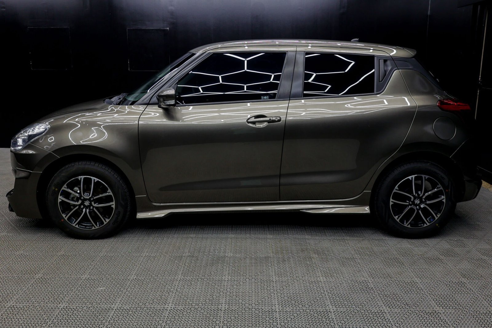 Beyond Auto Accessories _ Swift V1 WhizWheel _ Brown (6)