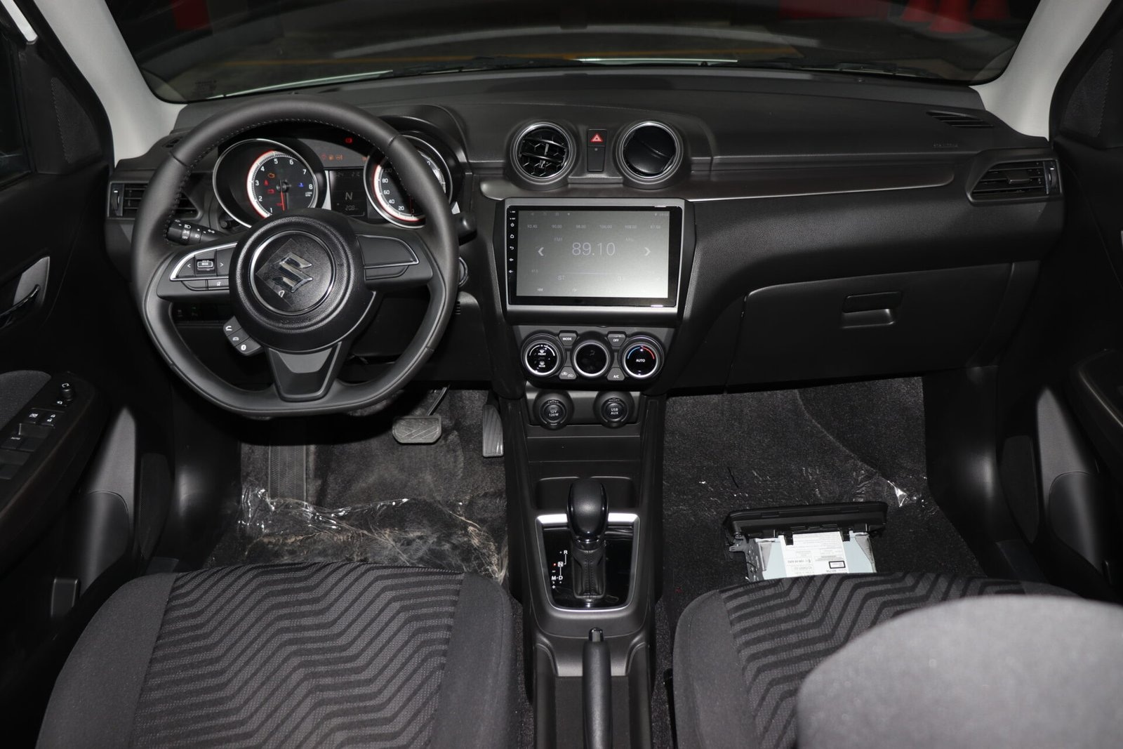 Beyond Auto Accessories _ Swift V1 WhizWheel _ White _ Black Edition (24)