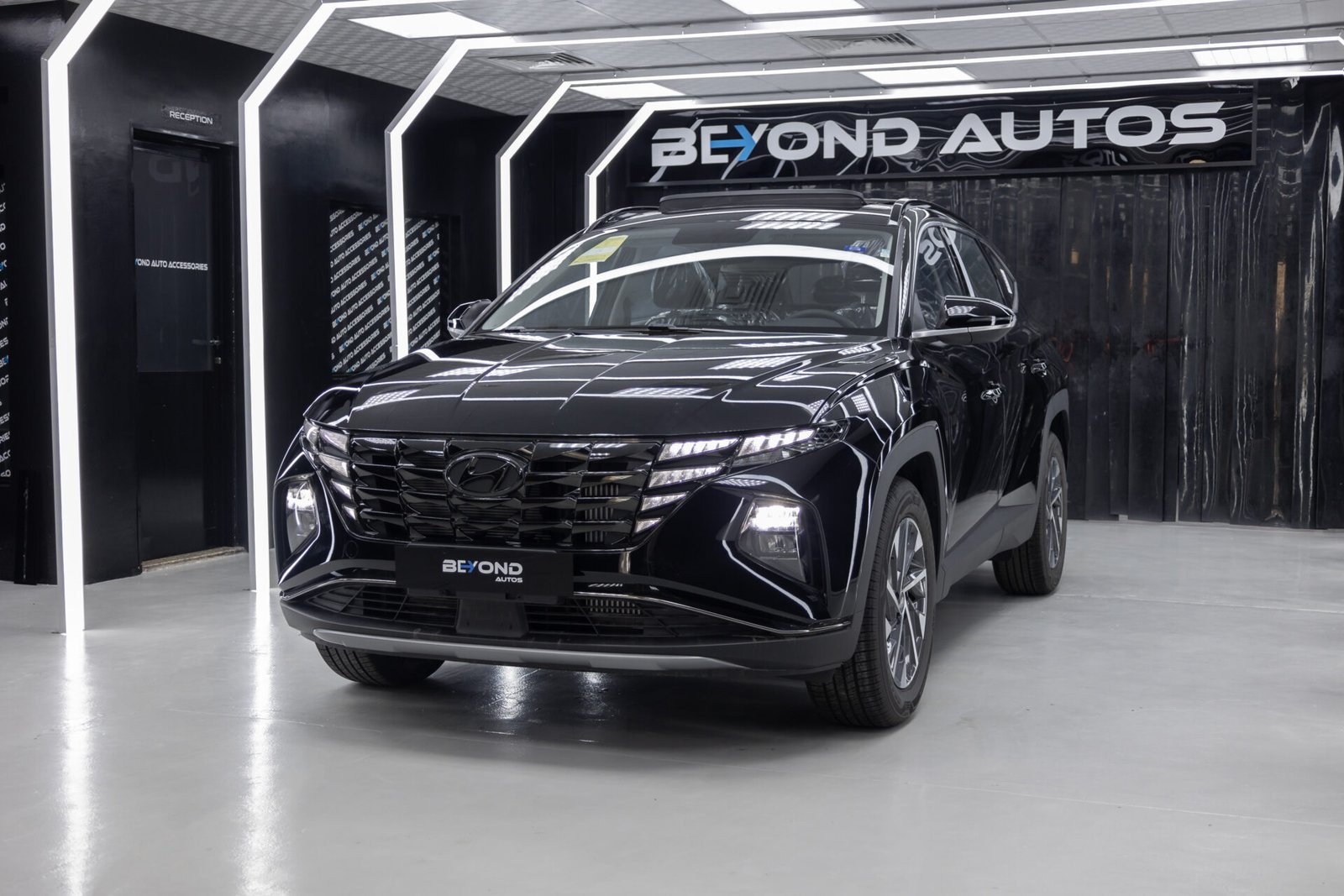 Beyond AutoS _ 2024 Tucson 1.6L TURBO PETROL AT Black (2)