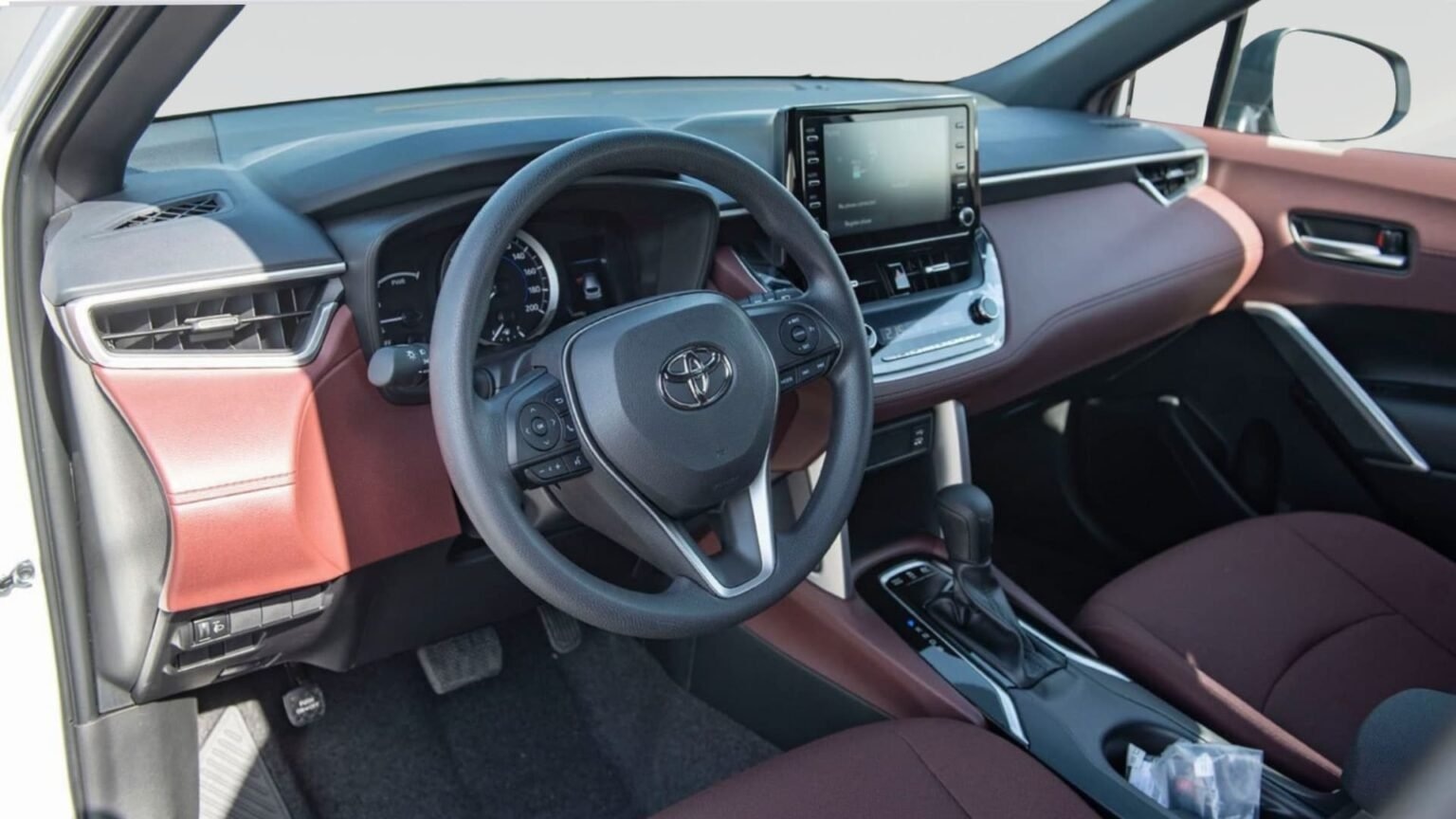 Beyond-Autos-COROLLA-CROSS-XLE-1.8L-HYBRID-7-1536x864