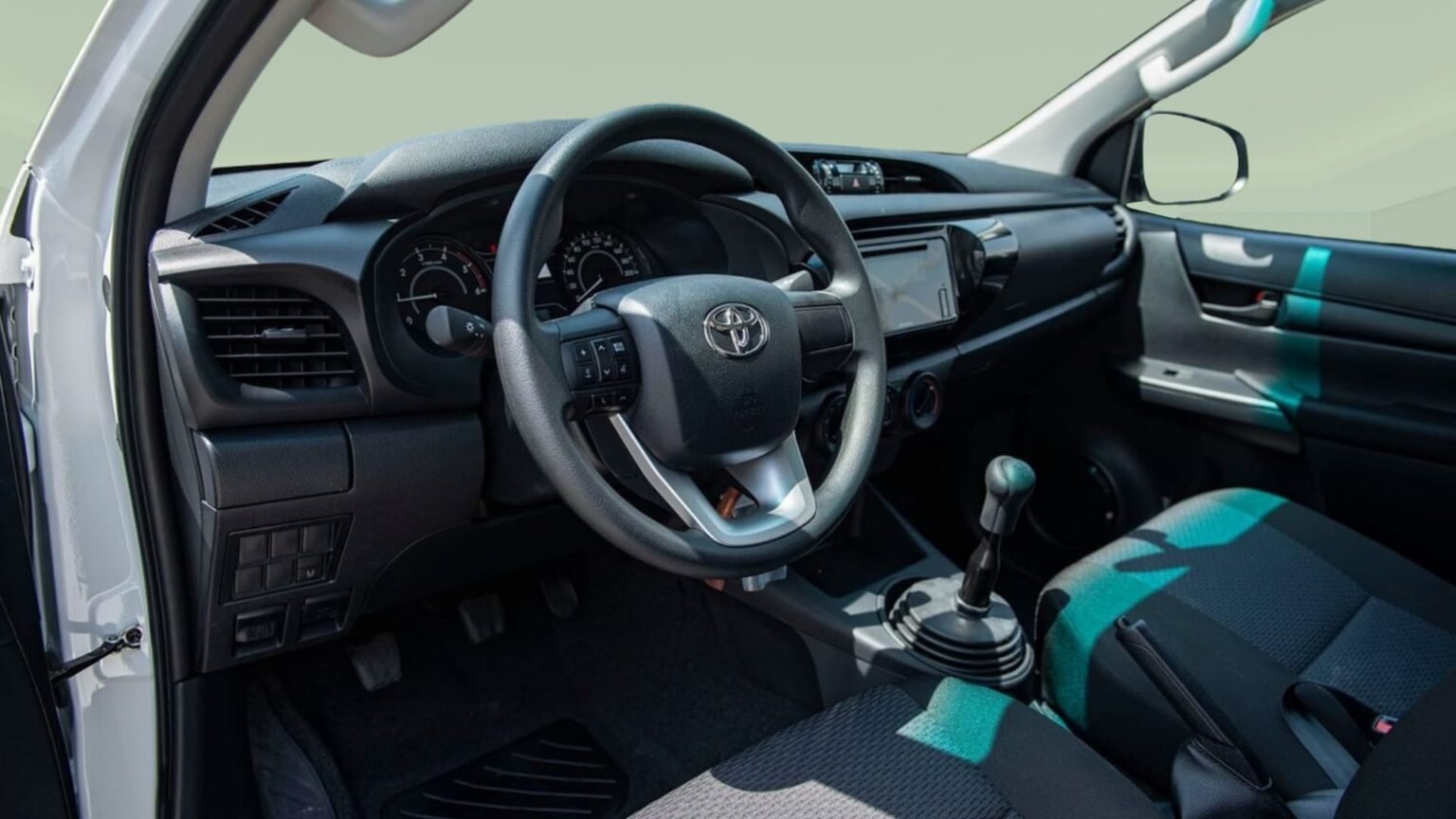 Beyond-Autos-HILUX-DC-4WD-2.4L-DSL-MT-PW-11-1536x864