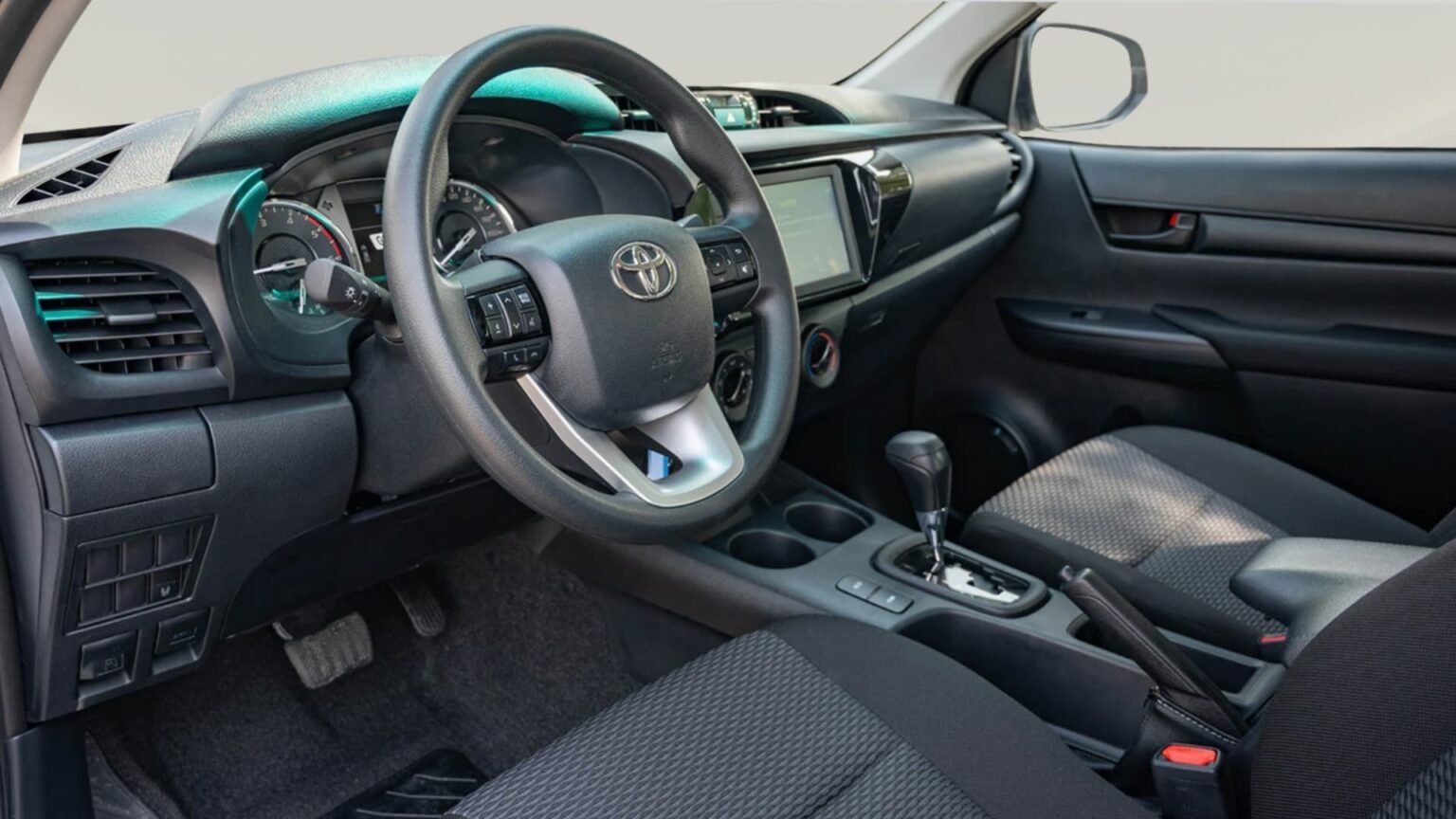 Beyond-Autos-HILUX-DC-AWD-2.4L-DSL-AT-BASIC-9-1536x864