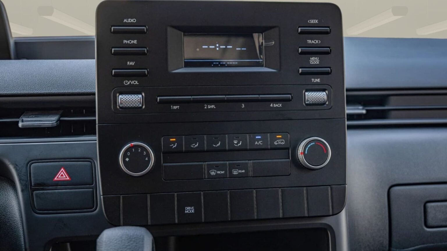 2023 Hyundai Staria