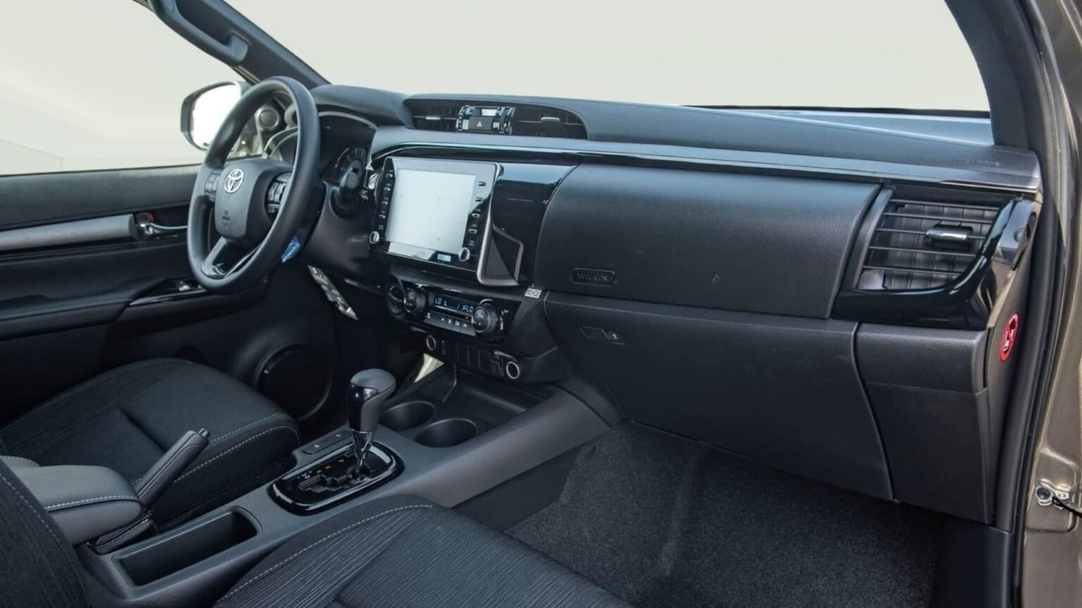 Beyond-Autos-Hilux-Adventure-2.8l-DSL-AT-10-1536x864