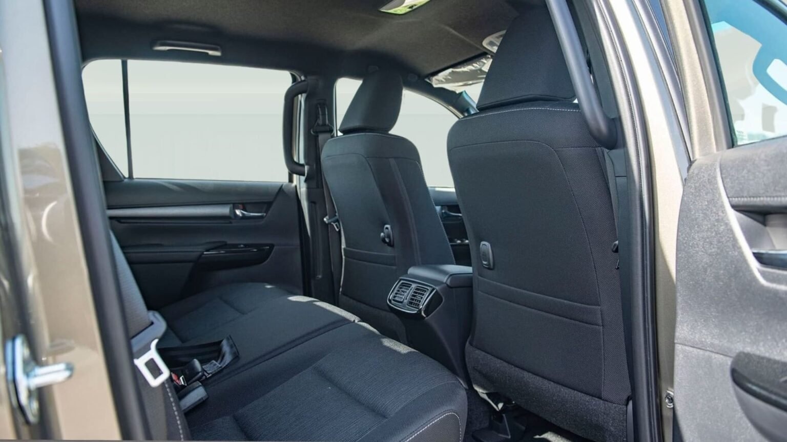 Beyond-Autos-Hilux-Adventure-2.8l-DSL-AT-11-1536x864
