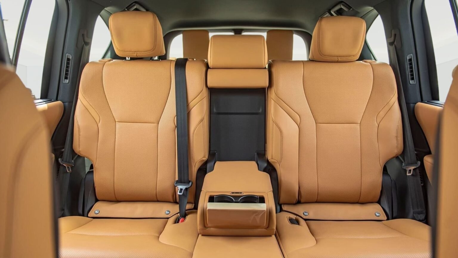 Beyond-Autos-LEXUS-LX600-3.5L-PET-SIGNATURE-4-1536x864-1-1-1-1-2-1-1