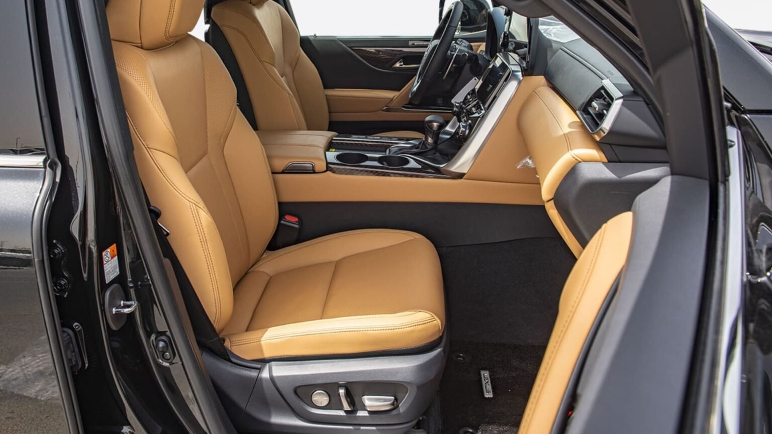 Beyond-Autos-LEXUS-LX600-3.5L-PET-SIGNATURE-5-1536x864-1-1-1-1-2-1-1