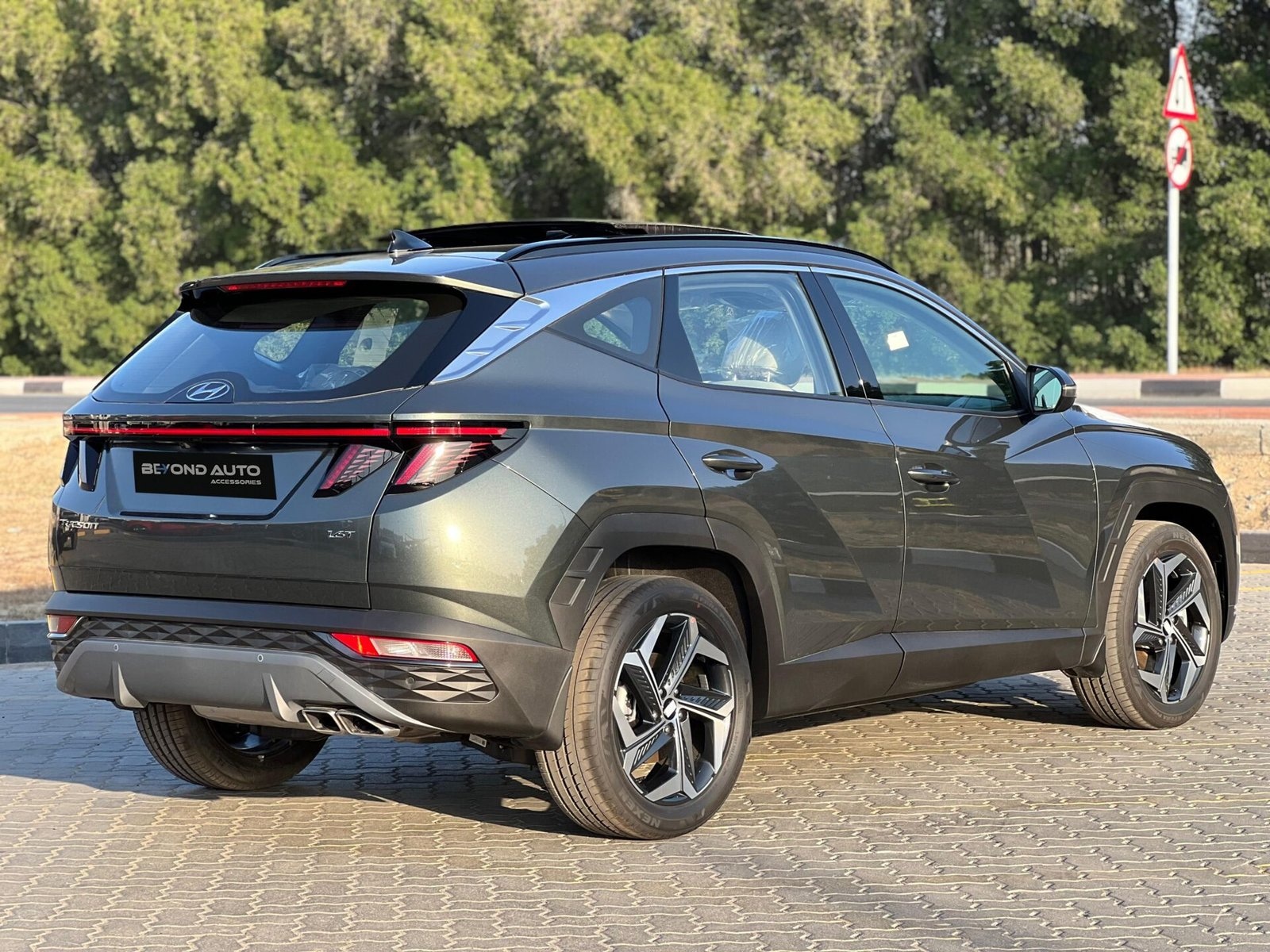 Beyond Autos _ 2024 Huyndai tucson 1.6L turbo petrol _ Grey (1)