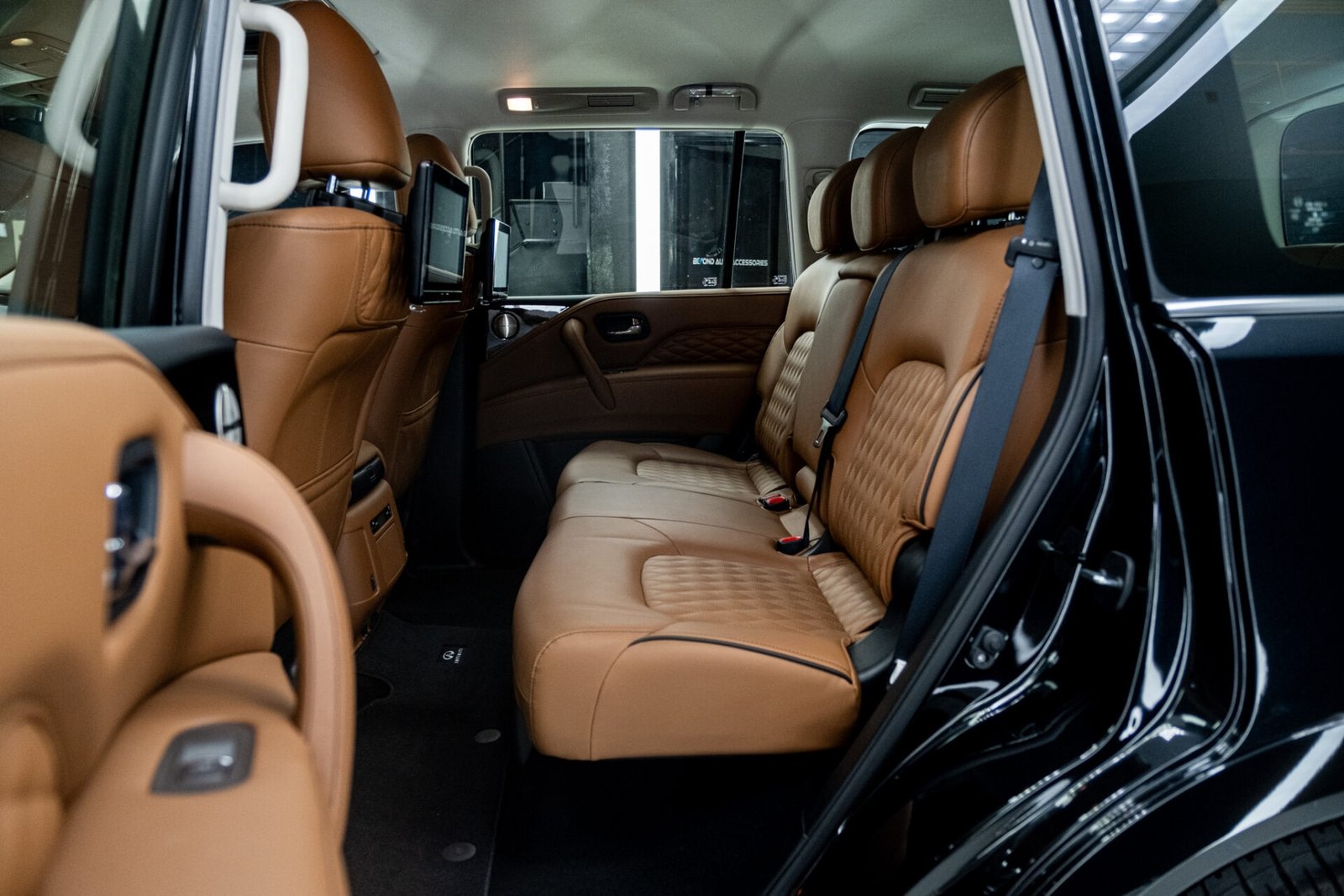Beyond Autos _ 2024 Infiniti QX80 _ Black (9)