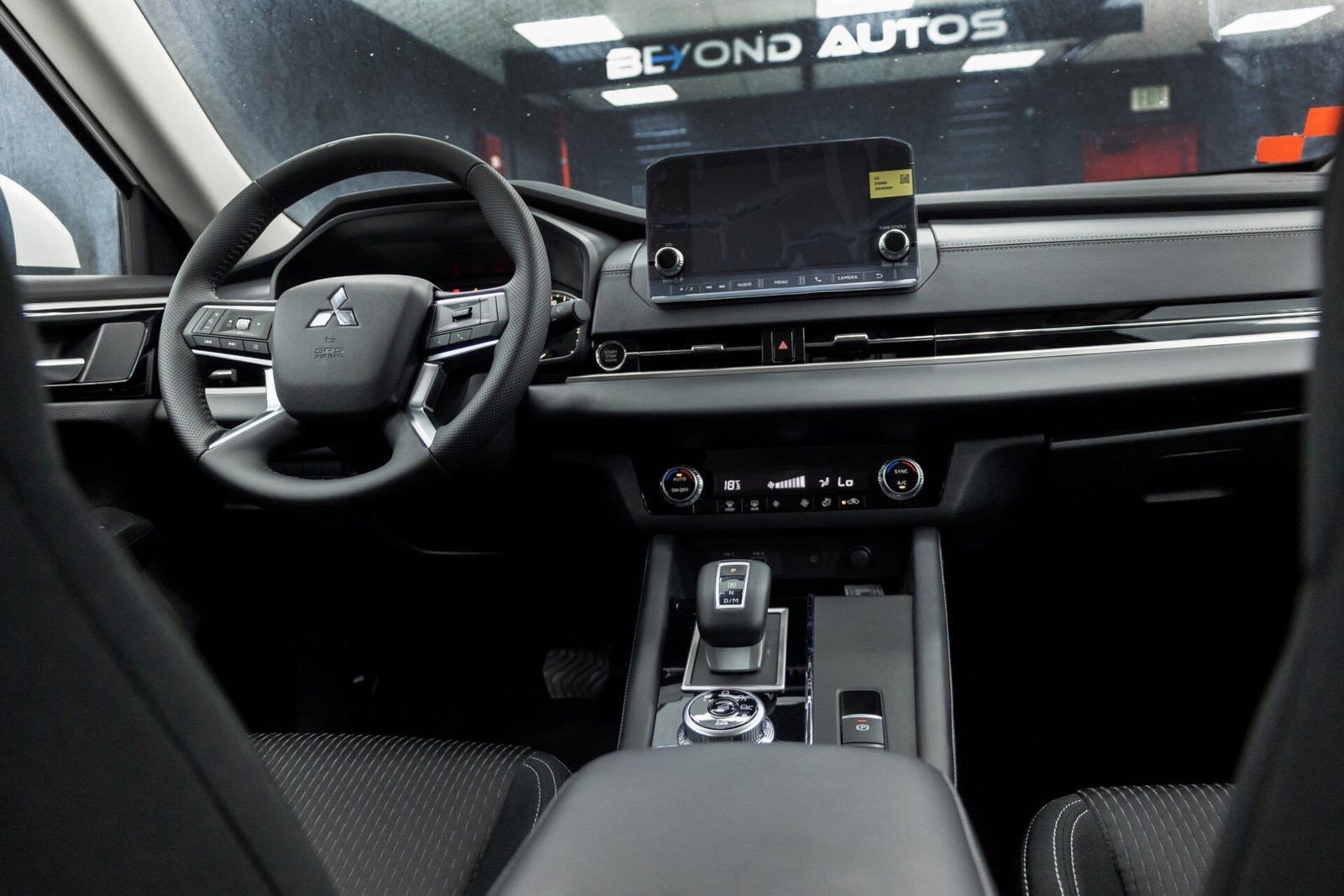 Beyond Autos _ 2024 Mitsubishi Outlander 2.5L _ White (8)