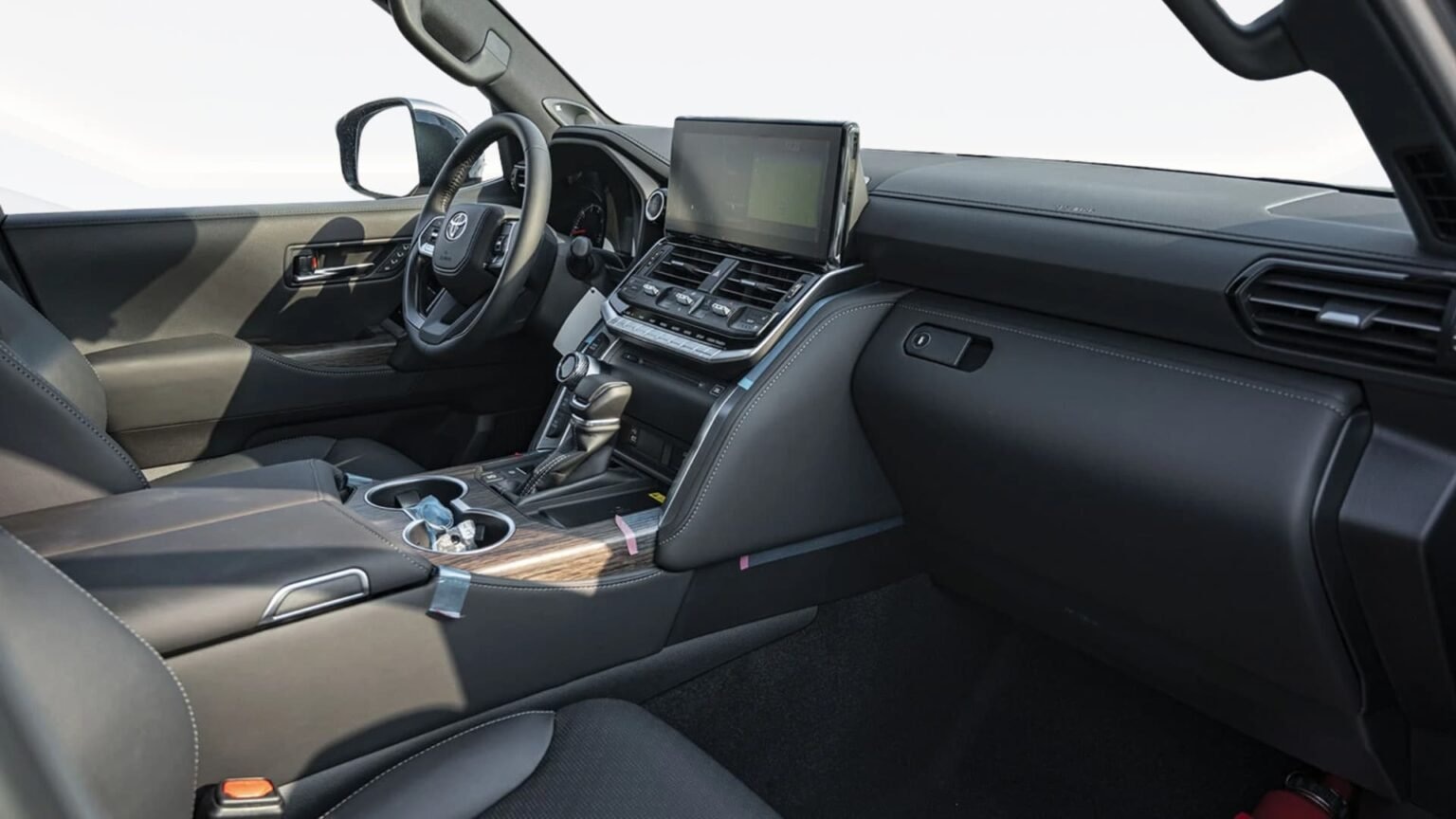 Beyond-Autos-lc300-vxr-dsl-10-1-1536x864