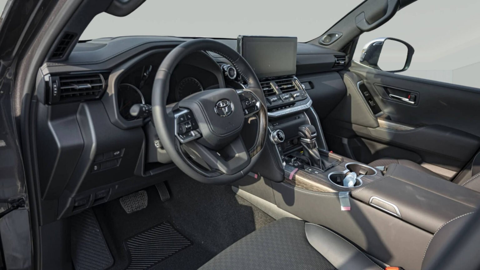Beyond-Autos-lc300-vxr-dsl-13-1536x864