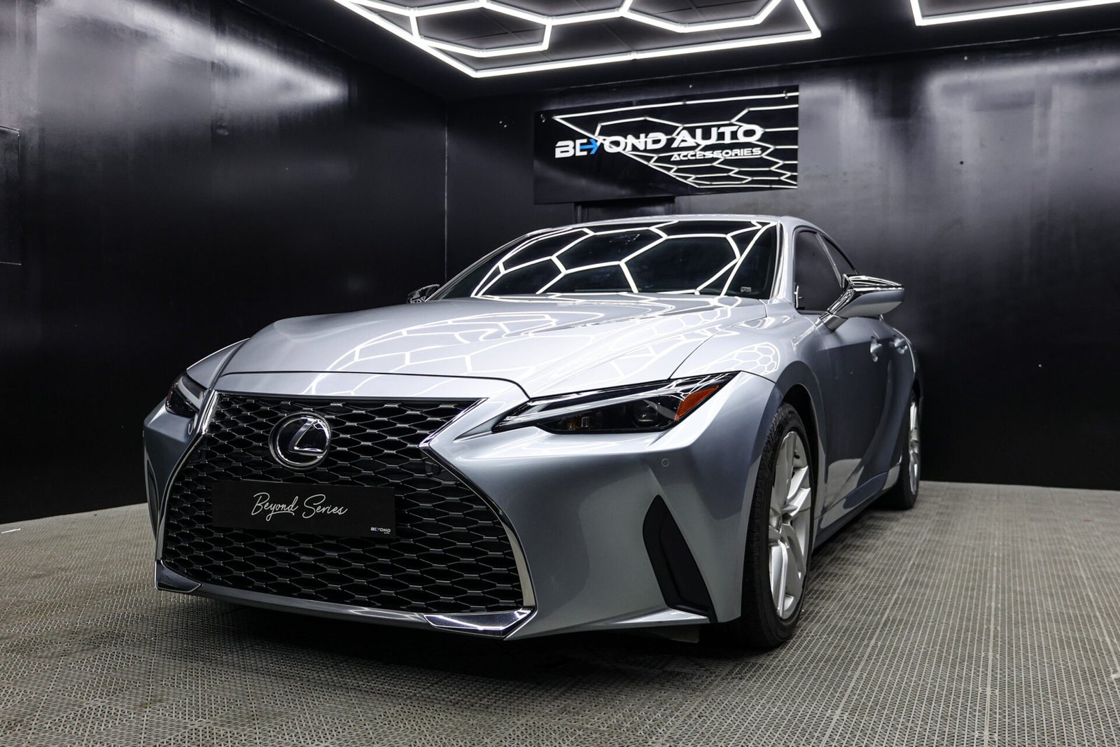Beyond Autos_ 2024 Lexus IS200 - Silver (25)