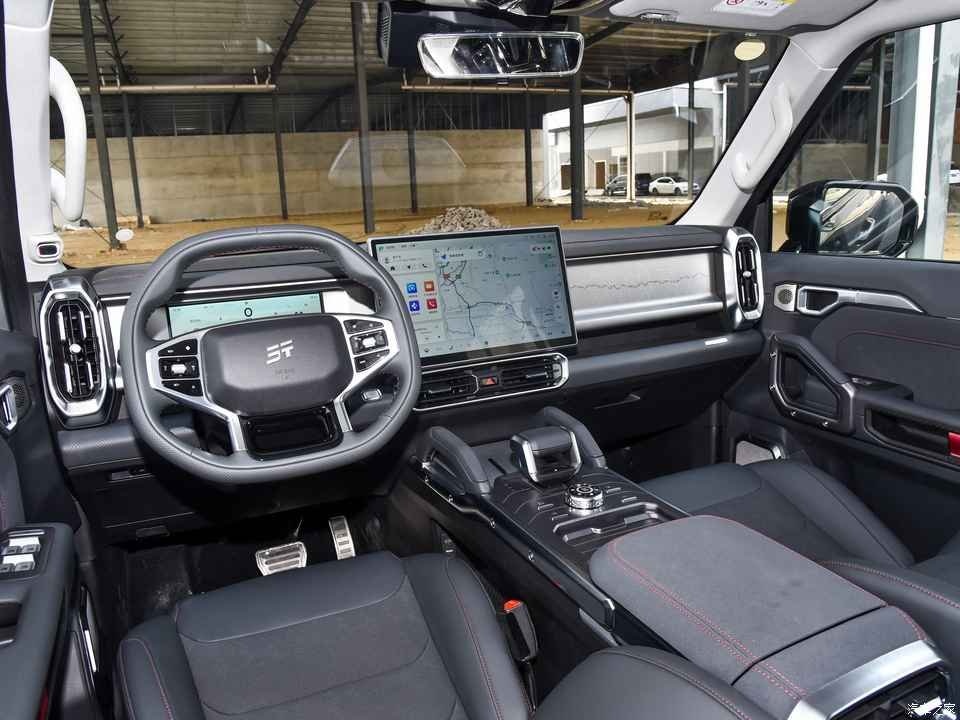 Beyond Autos_2024 Jetour T2 4X4 2.0L Petrol 8 shift _ Black (8)