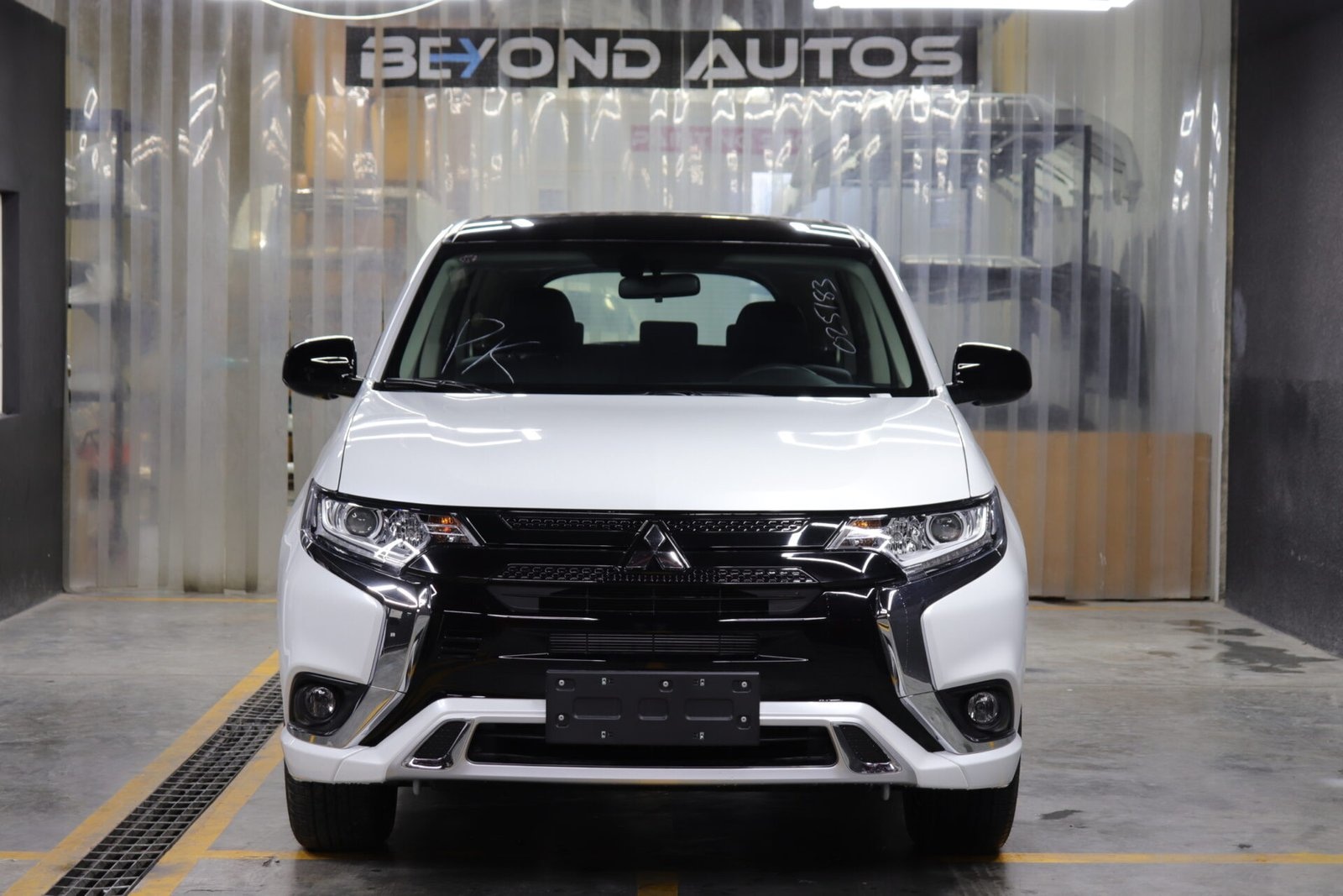 BeyondAuto - Mitsubishi Outlander 2WD 2.5L (1)