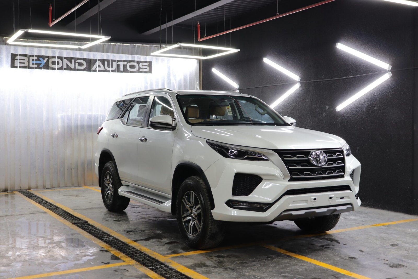 Toyota fortuner EXR with bodykit