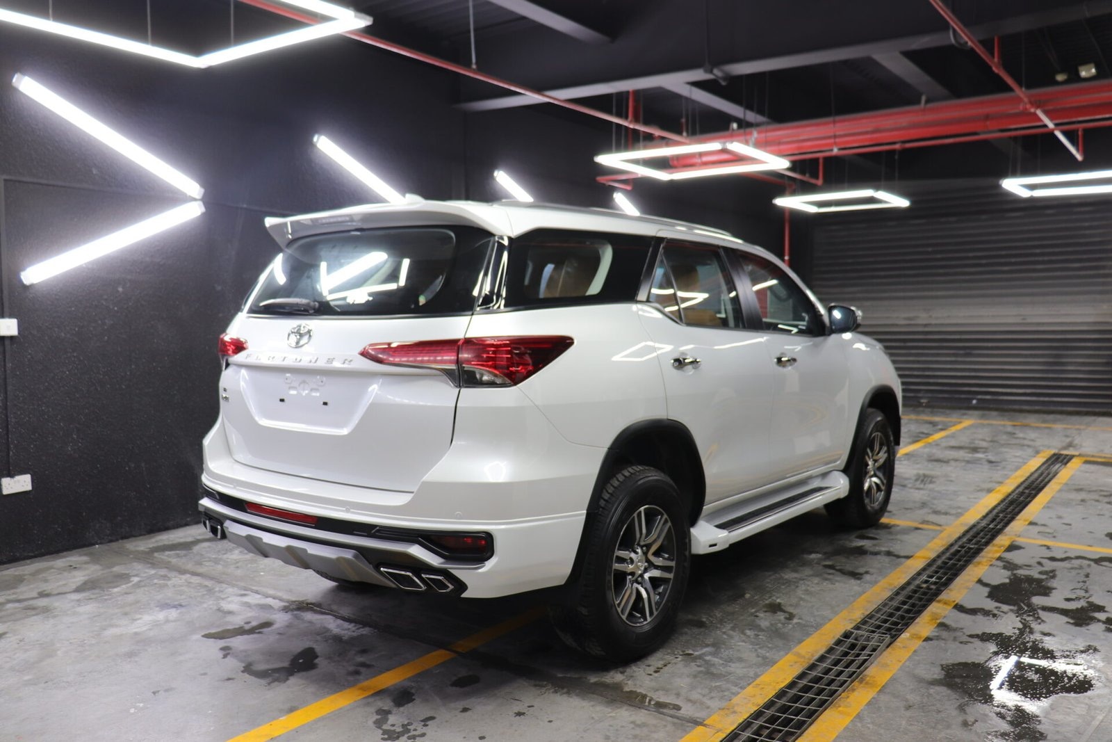 Toyota fortuner EXR with bodykit