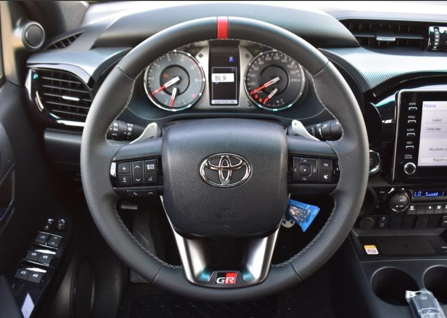 HILUX GR SPORT DIESEL (5)