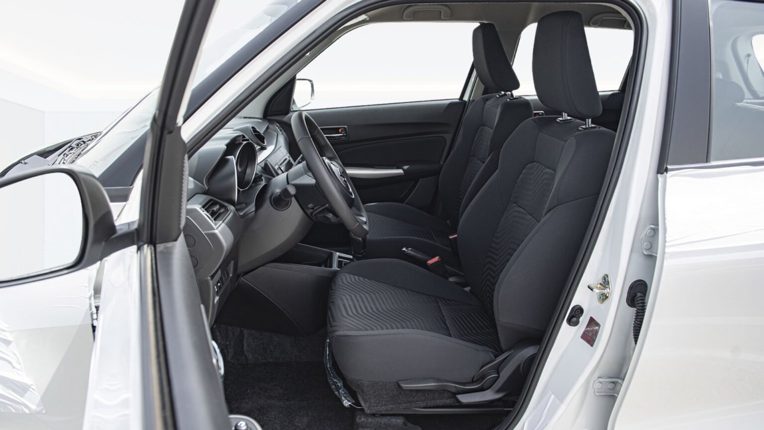 SUZUKI-SWIFT-GLX-1.2L-PET-AT-11-1536x864