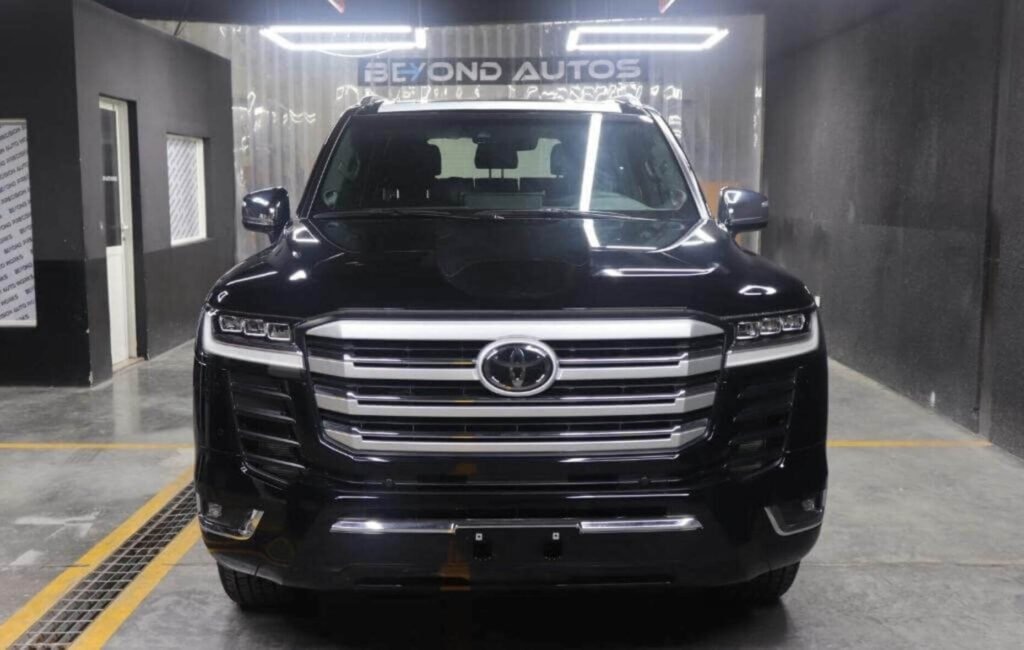 Toyota-Land-Cruiser-VX-beyond-autos-1-1-1024x650