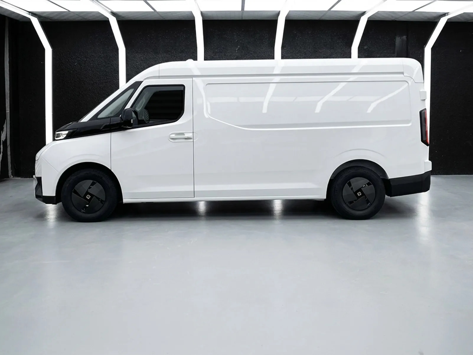 2025 Farizon SV Panel L2H2 83 EV Van - Beyond Autos - www.beyondautos.com