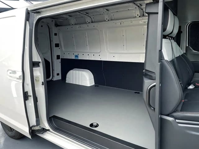 2025 Farizon SV Panel L2H2 83 EV Van - Beyond Autos - www.beyondautos.com