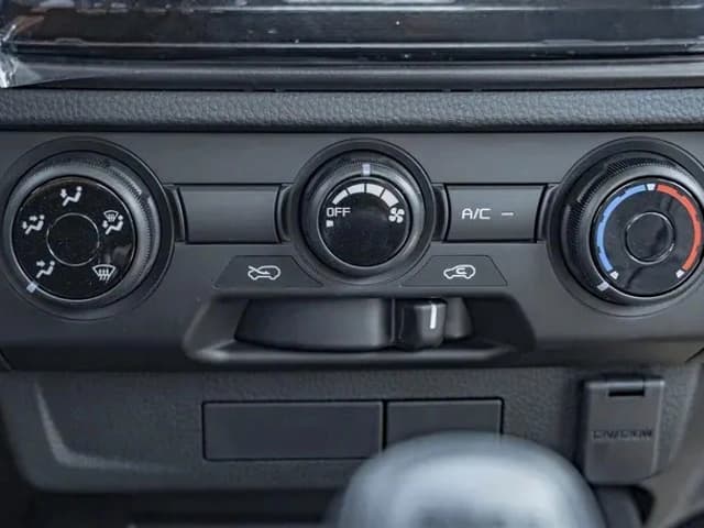 2025 Isuzu D-MAX SC Basic 1.9L 4 Cyl Diesel RWD MT - Beyond Autos - www.beyondautos.com