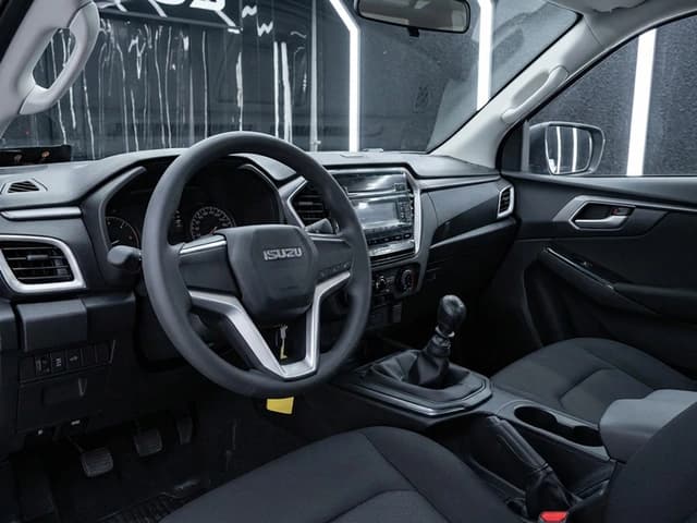 2025 Isuzu D-MAX SC Basic 1.9L 4 Cyl Diesel RWD MT - Beyond Autos - www.beyondautos.com