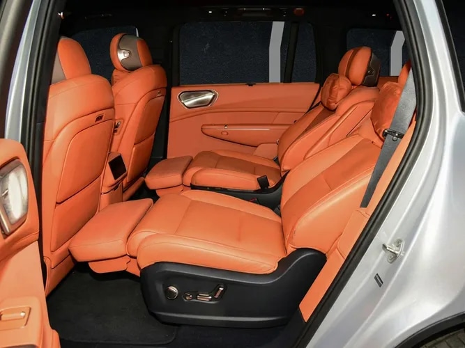 2025 Lynk & Co 900 Explorer Edition 2.0 4 Cyl PHEV AWD AT - Beyond Autos - www.beyondautos.com