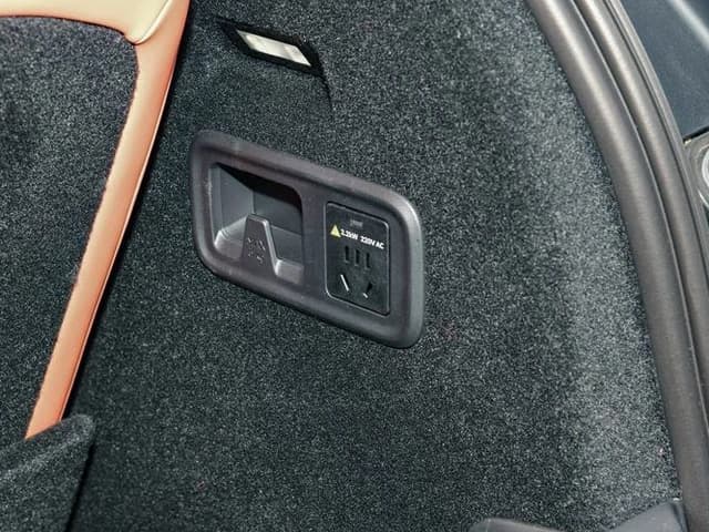 2025 Lynk & Co 900 Explorer Edition 2.0 4 Cyl PHEV AWD AT - Beyond Autos - www.beyondautos.com