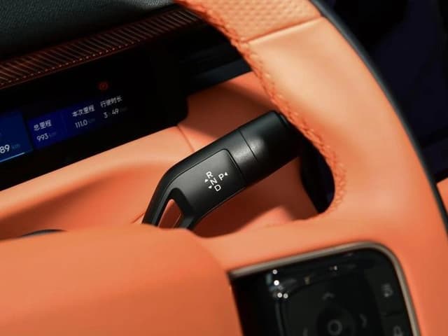 2025 Lynk & Co 900 Explorer Edition 2.0 4 Cyl PHEV AWD AT - Beyond Autos - www.beyondautos.com