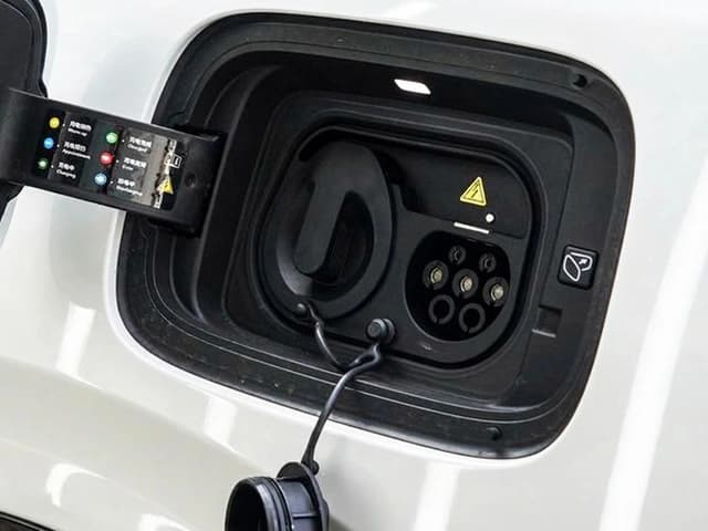 2025 Lynk & Co 900 Halo 1.5L 4 Cyl PHEV AWD AT - Beyond Autos - www.beyondautos.com