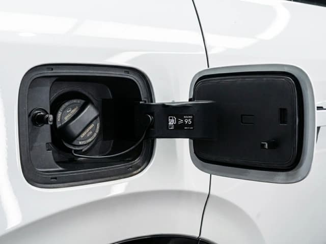2025 Lynk & Co 900 Halo 1.5L 4 Cyl PHEV AWD AT - Beyond Autos - www.beyondautos.com