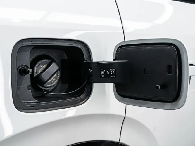 2025 Lynk & Co 900 Halo 1.5L 4 Cyl PHEV AWD AT - Beyond Autos - www.beyondautos.com