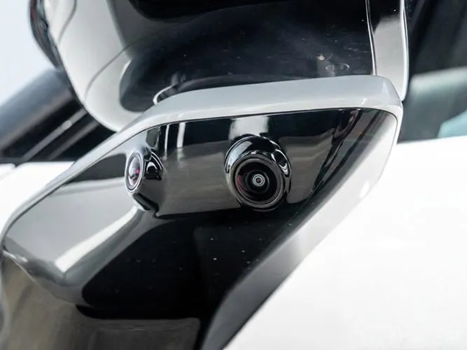 2025 Lynk & Co 900 Halo 1.5L 4 Cyl PHEV AWD AT - Beyond Autos - www.beyondautos.com
