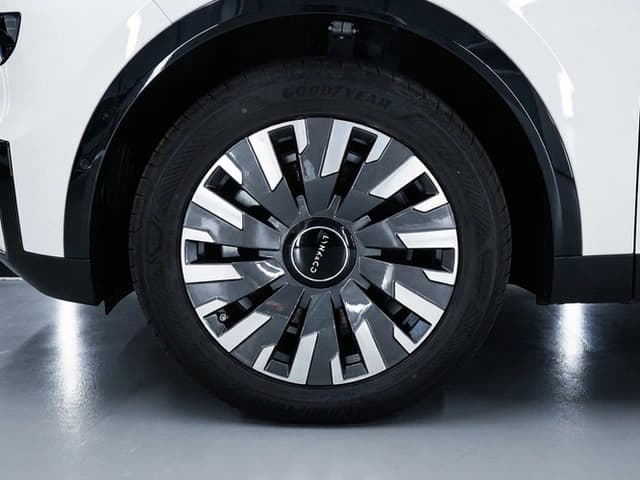 2025 Lynk & Co 900 Halo 1.5L 4 Cyl PHEV AWD AT - Beyond Autos - www.beyondautos.com