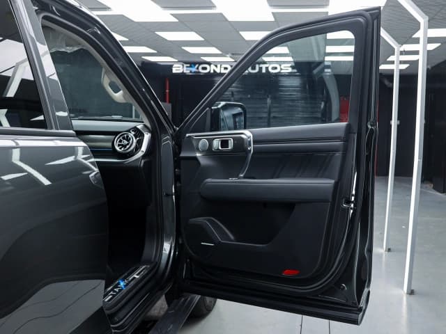 2025 TANK 400 Hi4-T City Edition 2.0L Turbo 4 Cyl PHEV 4WD AT - Beyond Autos - www.beyondautos.com