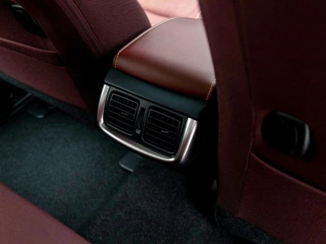 2025 Toyota Hilux Double Cab 2.7L 4 Cyl Petrol RWD MT - Beyond Autos - www.beyondautos.com