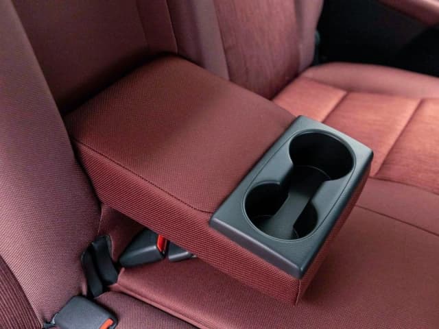 2025 Toyota Hilux Double Cab 2.7L 4 Cyl Petrol RWD MT - Beyond Autos - www.beyondautos.com